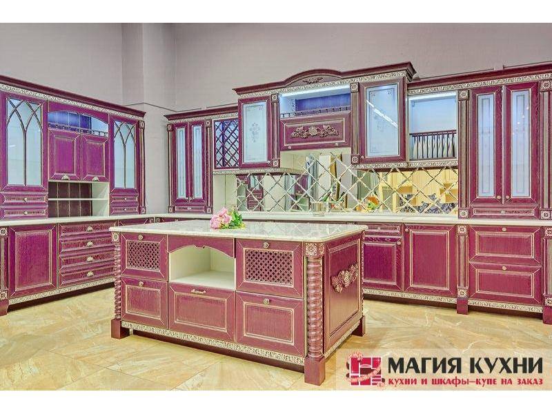 красная стильная кухня luxury в Красноярске