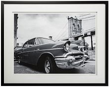 постер с паспарту в раме vintage car parked by city bridge в Красноярске